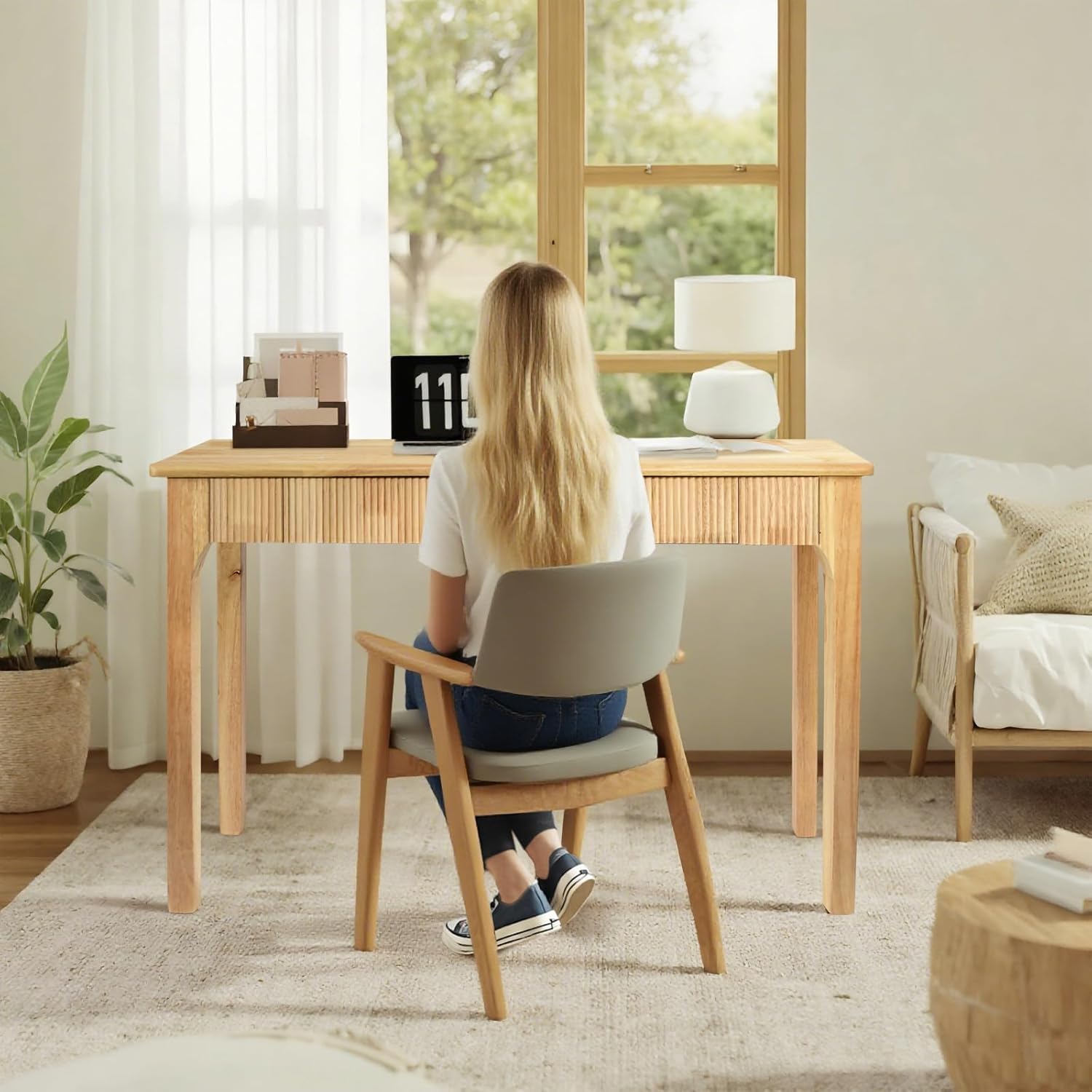 39.4"/47.2" Mid-Century Modern Fluted Solid Wood Writing Desk with 2 Storage Drawers, Oak Wood Computer Table Easy to Assemble for Home Office, Bedroom & Living Room, Natural & Walnut Finish